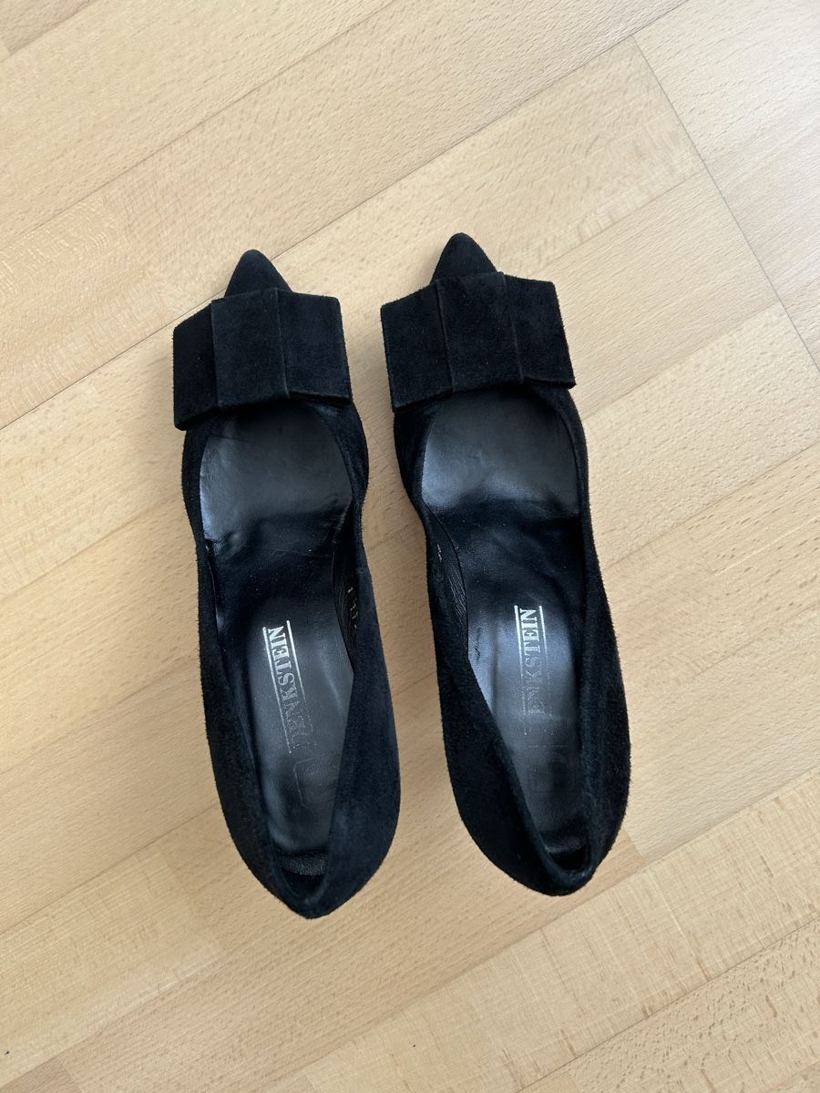 Scarpe da donna: Pumps Wildleder schwarz Gr. 40 – Usato da Reinach BL venduto da meinstil 2