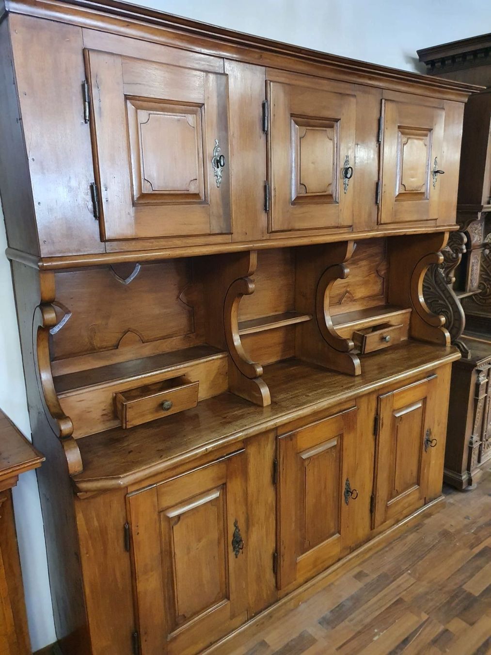 Credenze: ANTIKER BUFFETSCHRANK – Usato da Dietikon venduto da brocki-eyra 2