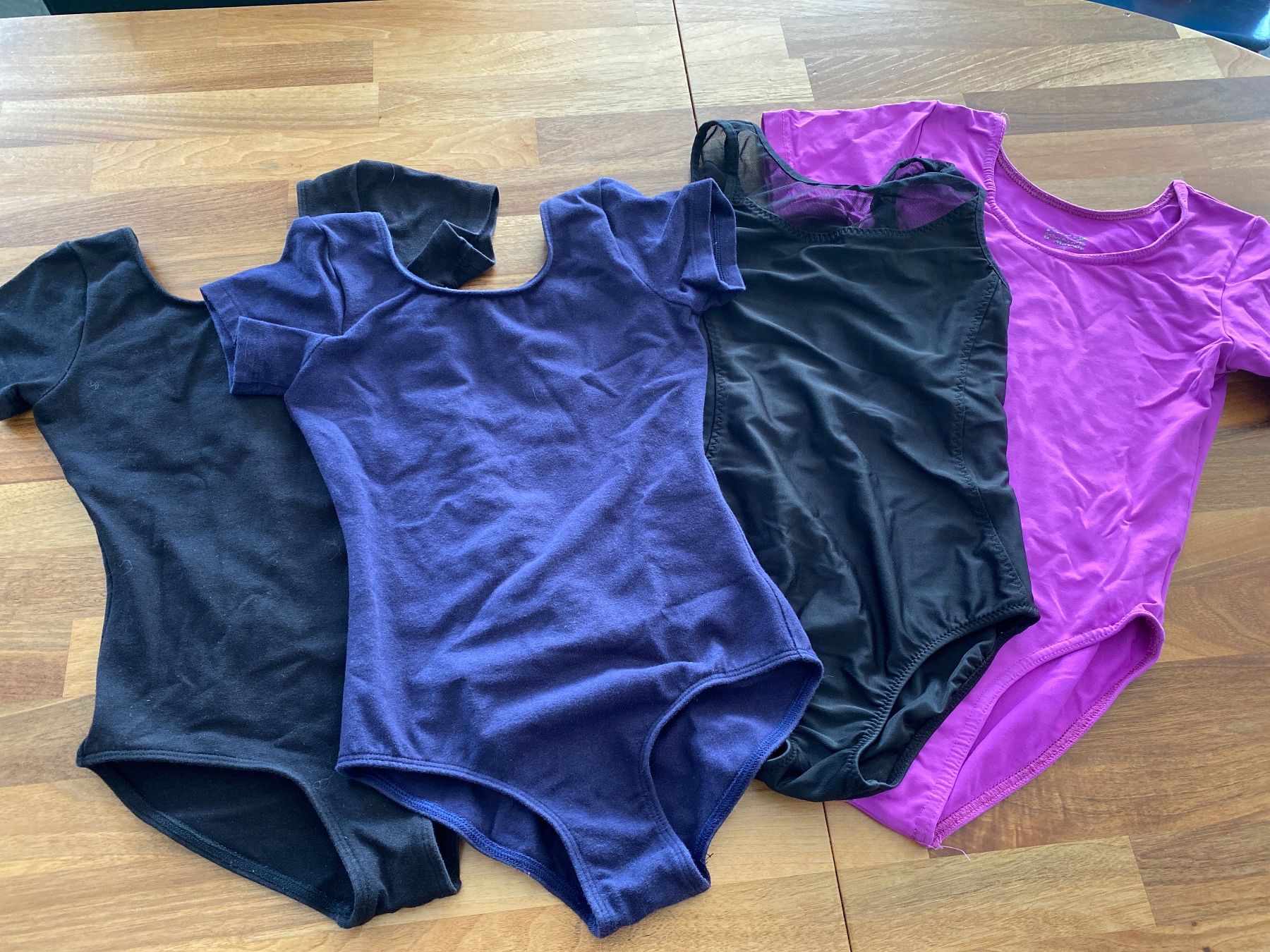 Lotti & Set di vestiti: Ballett Kleiderpacket 4-7 jährig – Usato da Lotzwil venduto da kj78 1