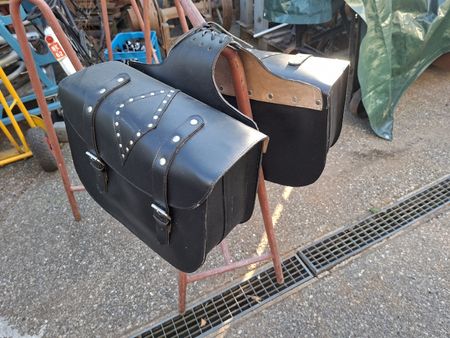Motorrad Satteltaschen Leder Nieten Paar neuwertig