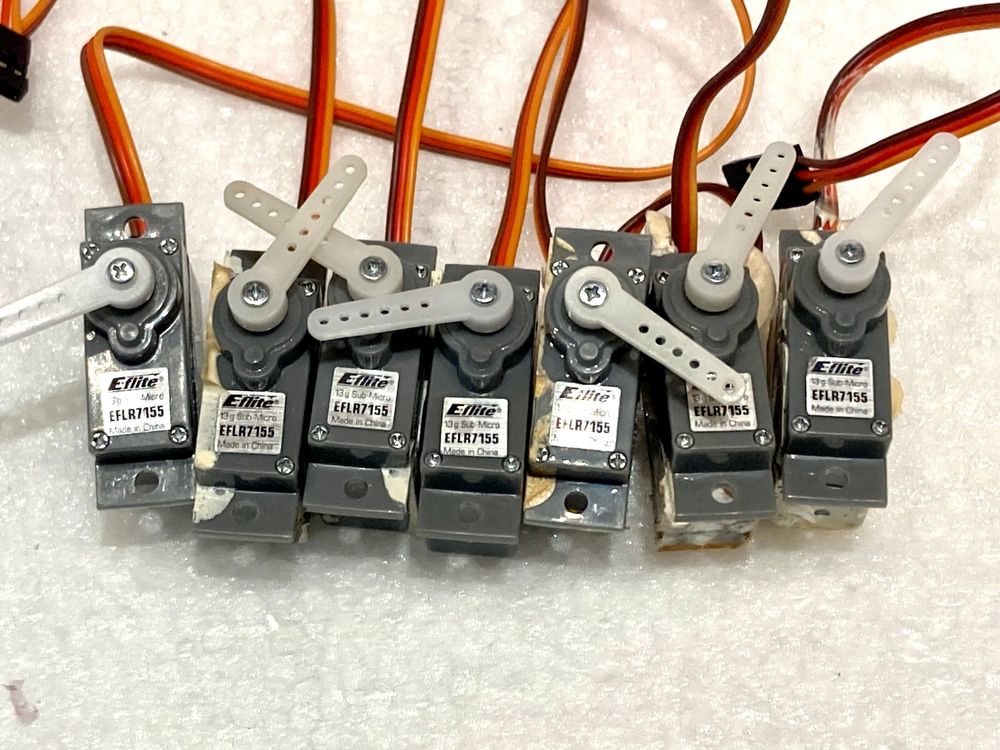 7x E-Flite Servo Digital MG Micro 13g (Gebraucht) in Lausanne für CHF ...