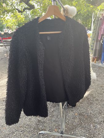 Schwarze Kuschel-Jacke von H&M, Grösse M, Top Zustand!
