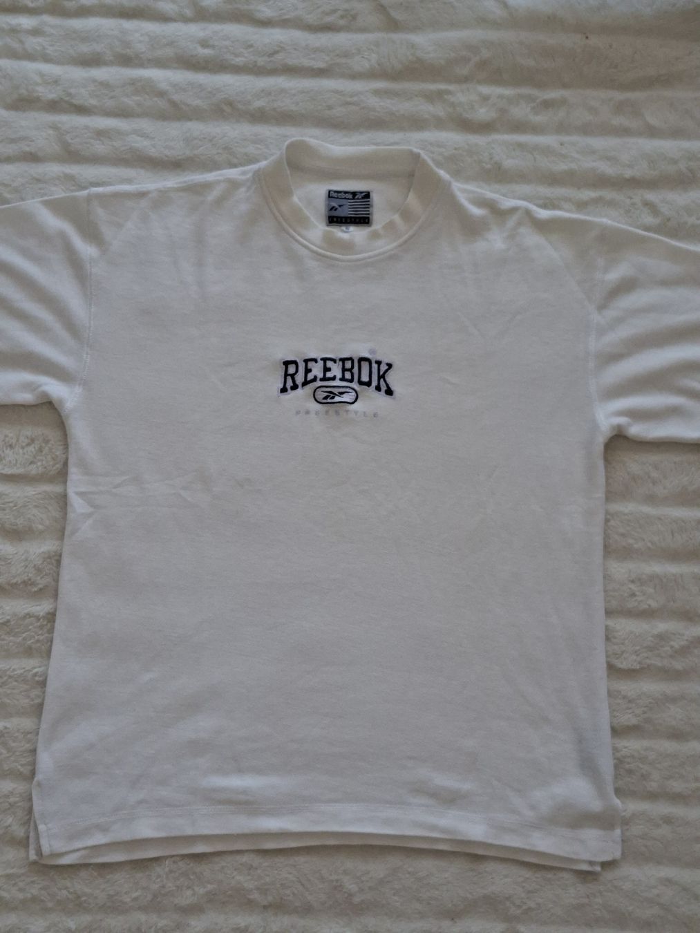 Reebok T-Shirts: T-shirt Reebok vintage 90  – Gebraucht aus Renens VD von ser_j2fn