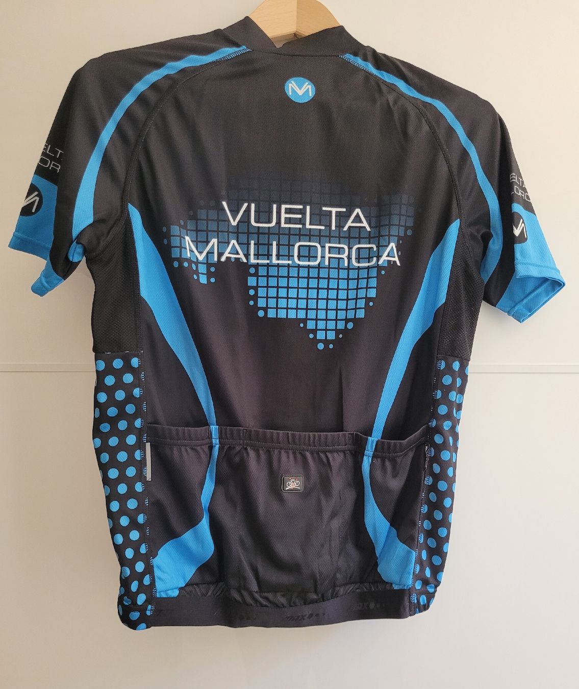 Canottiere & Pantaloni: Rad-Trikot "Vuelta Mallorca", Grösse M – Usato da Flims Waldhaus venduto da cil_6n8t 1