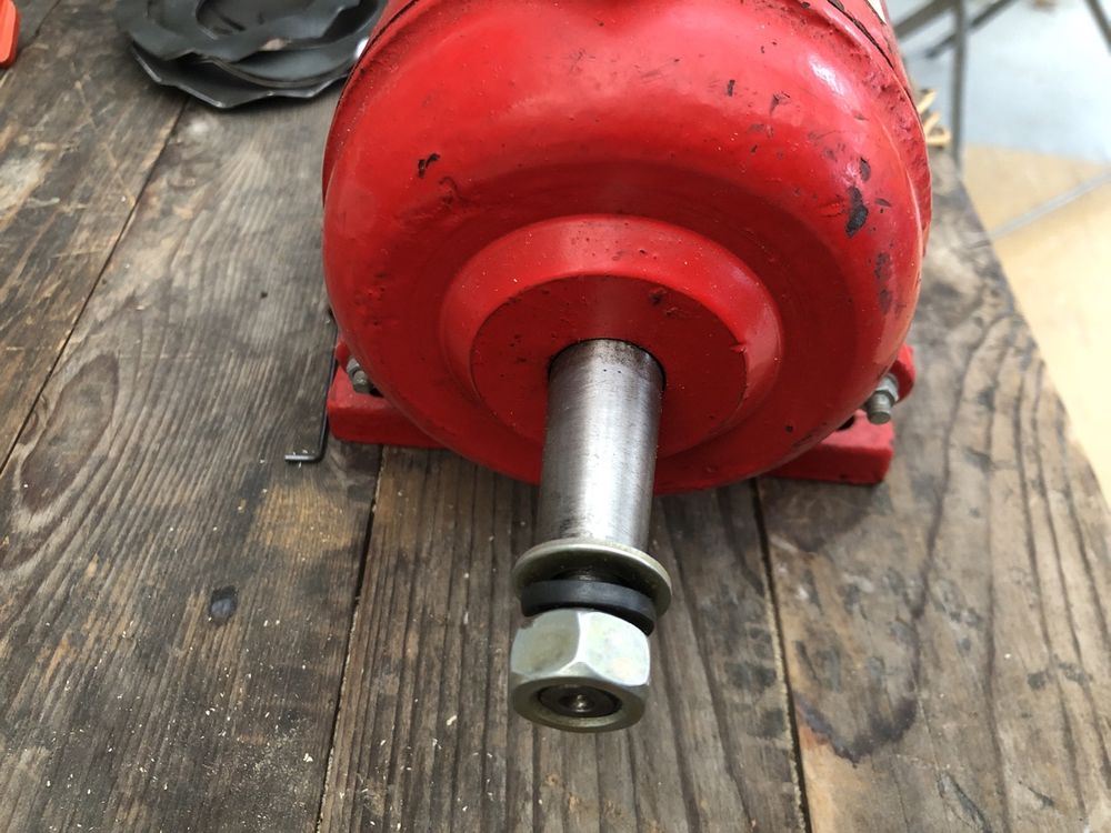 Generator B100 24V 160W (Defekt) in Bern für CHF 5 – nur Abholung auf ...
