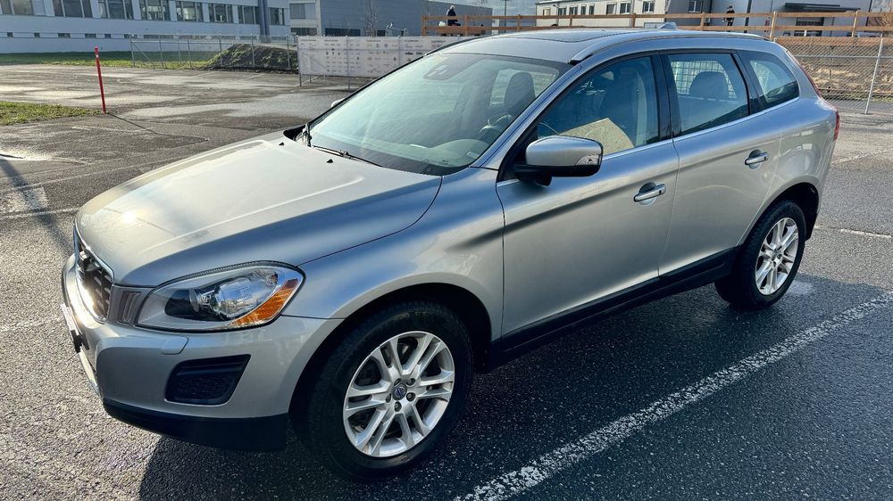 VOLVO XC60 D5 AWD Momentum Geartronic