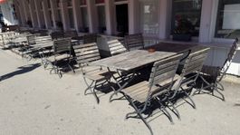 # GARTEN - 4 Stk. Gartentische ab 1.— #