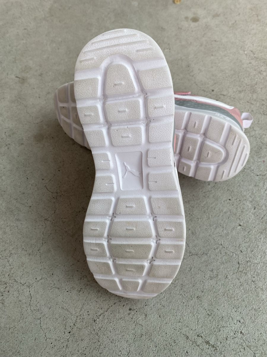 Puma Scarpe per ragazze: Hallenturnschuhe Puma Gr. 33 – Usato da Zürich venduto da mullf 1