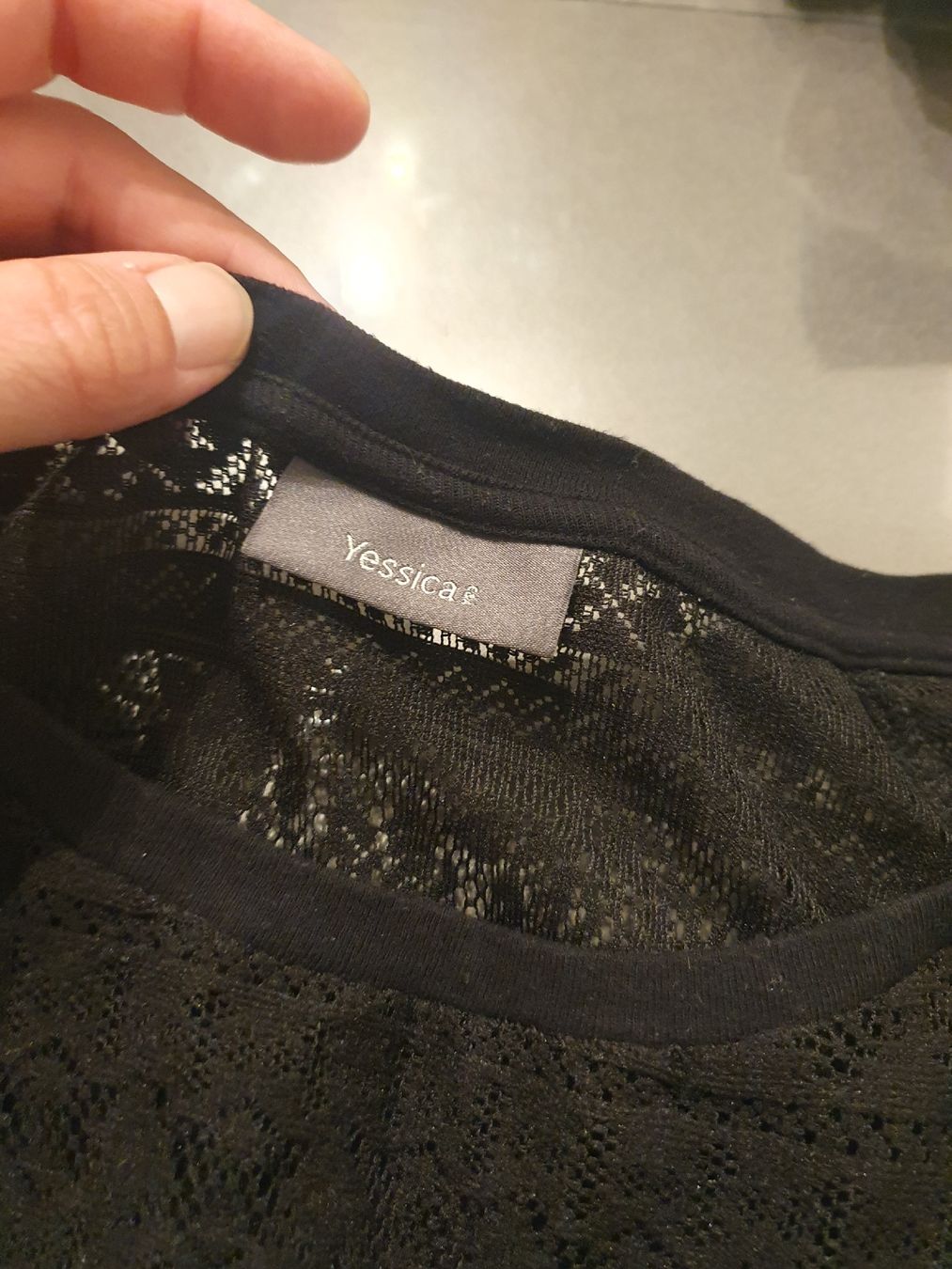 Maglioni & Felpe: Schwarzer Yessica Pullover, Grösse M – Usato da Muttenz venduto da Ela_Manu 1