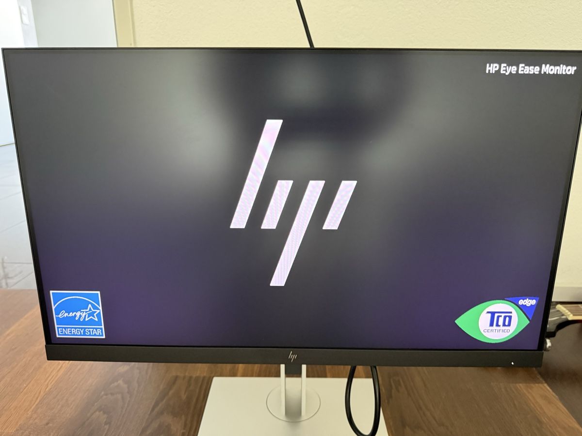 Hewlett Packard Monitor: HP E24 G4 Monitor – Nuovo (secondo la descrizione) da Oberurnen venduto da dnoser 1
