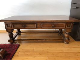 Table basse en bois massif