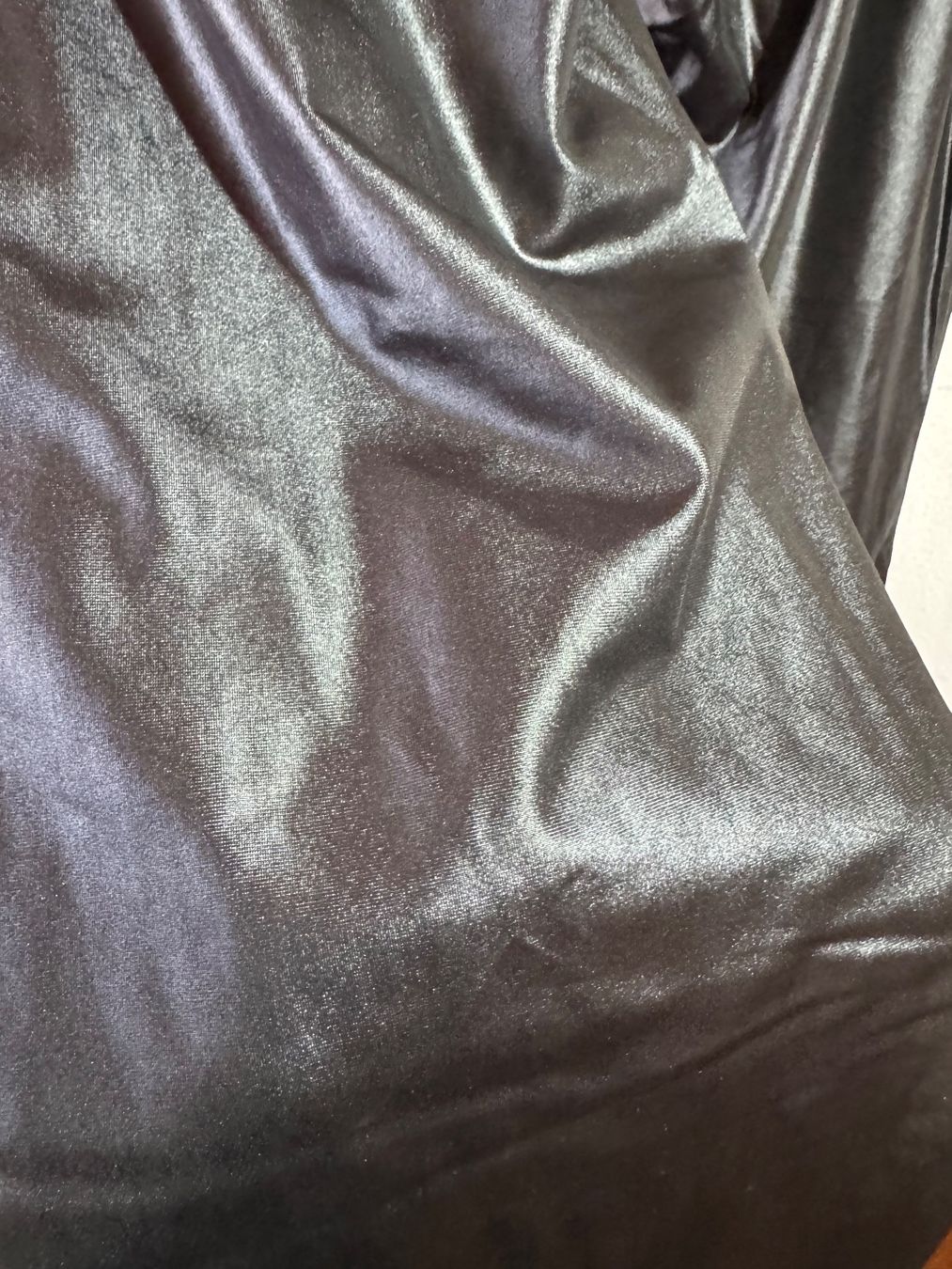 Pantaloni: Schöne glänzende Hose Gr L – Usato da Grosswangen venduto da SALE_SALE_SALE 4