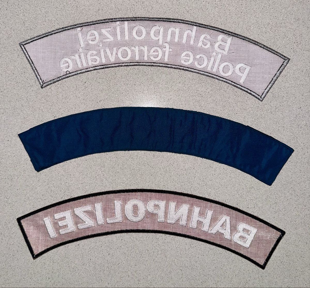 SBB/CFF/FFS Placchette & Badge: SBB Polizei  – Nuovo e nell'imballaggio originale da Castione venduto da DWNL 1