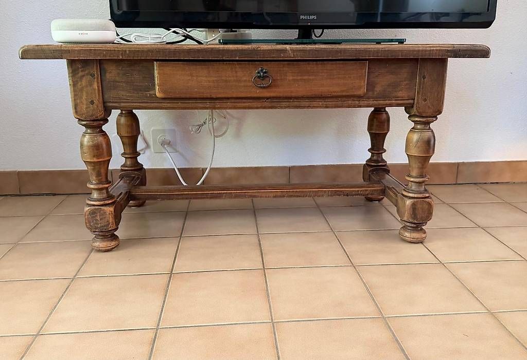 Mobili TV: Meuble TV – Usato da Epalinges venduto da pat_cg8y 3