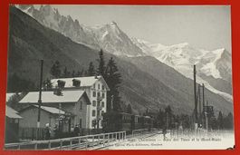 Chamonix - Gare des Tines et le Mont-Blanc