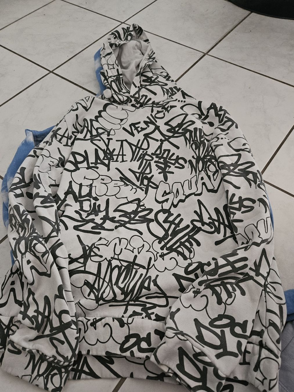 Kleiderpakete & -sets: 5 Kapuzenpullover H&M – Gebraucht aus Pfaffnau von sim_6rqw 4
