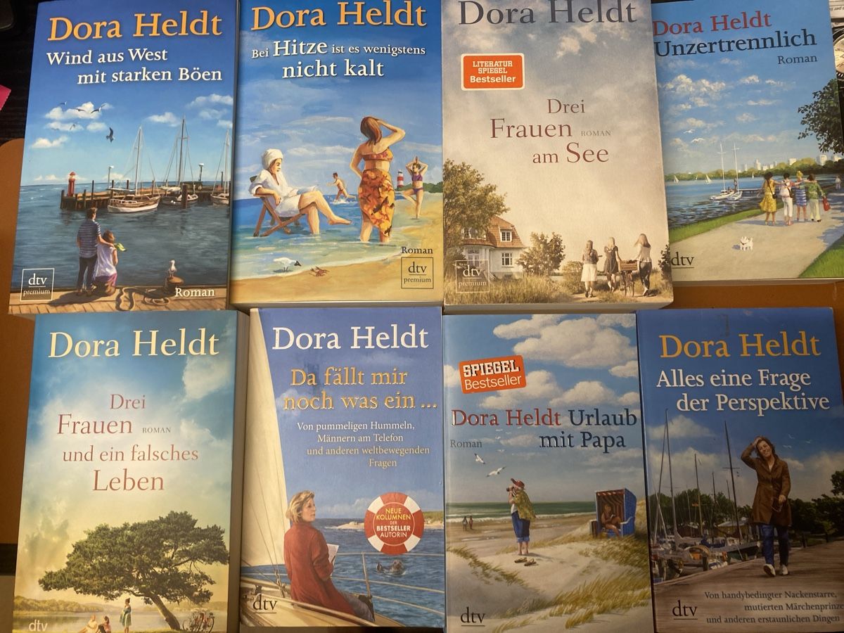 Libri: 8 Romane von Dora Heldt - Paperback  – Usato da Erlinsbach SO venduto da Silverstorm