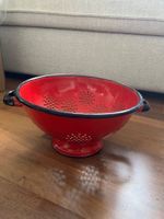 Rotes Küchensieb  Sieb aus Email Emaille Vintage