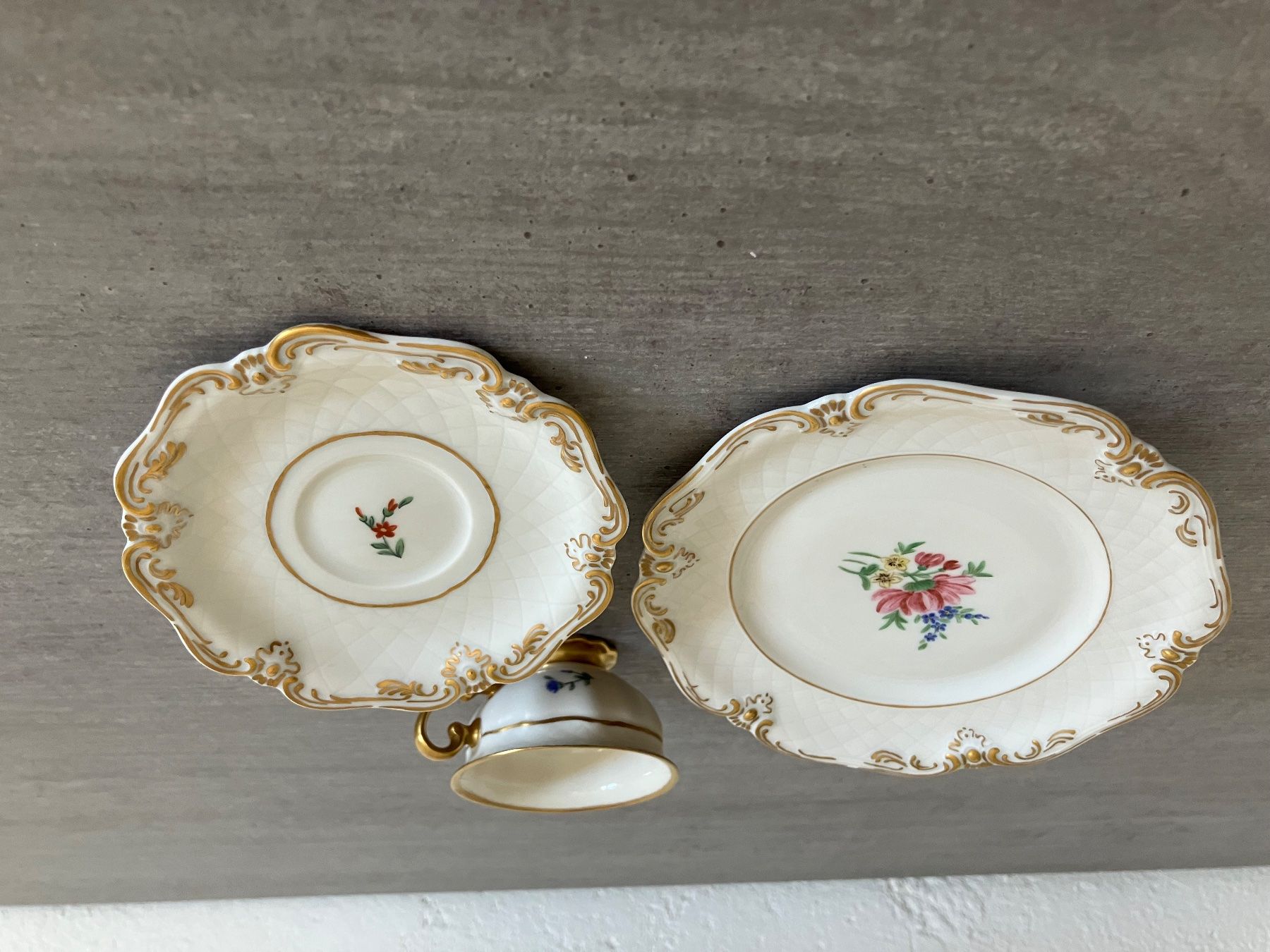 Set di piatti: Dîner complet peint à la main – Nuovo (secondo la descrizione) da Cortaillod venduto da car_f6v6 7