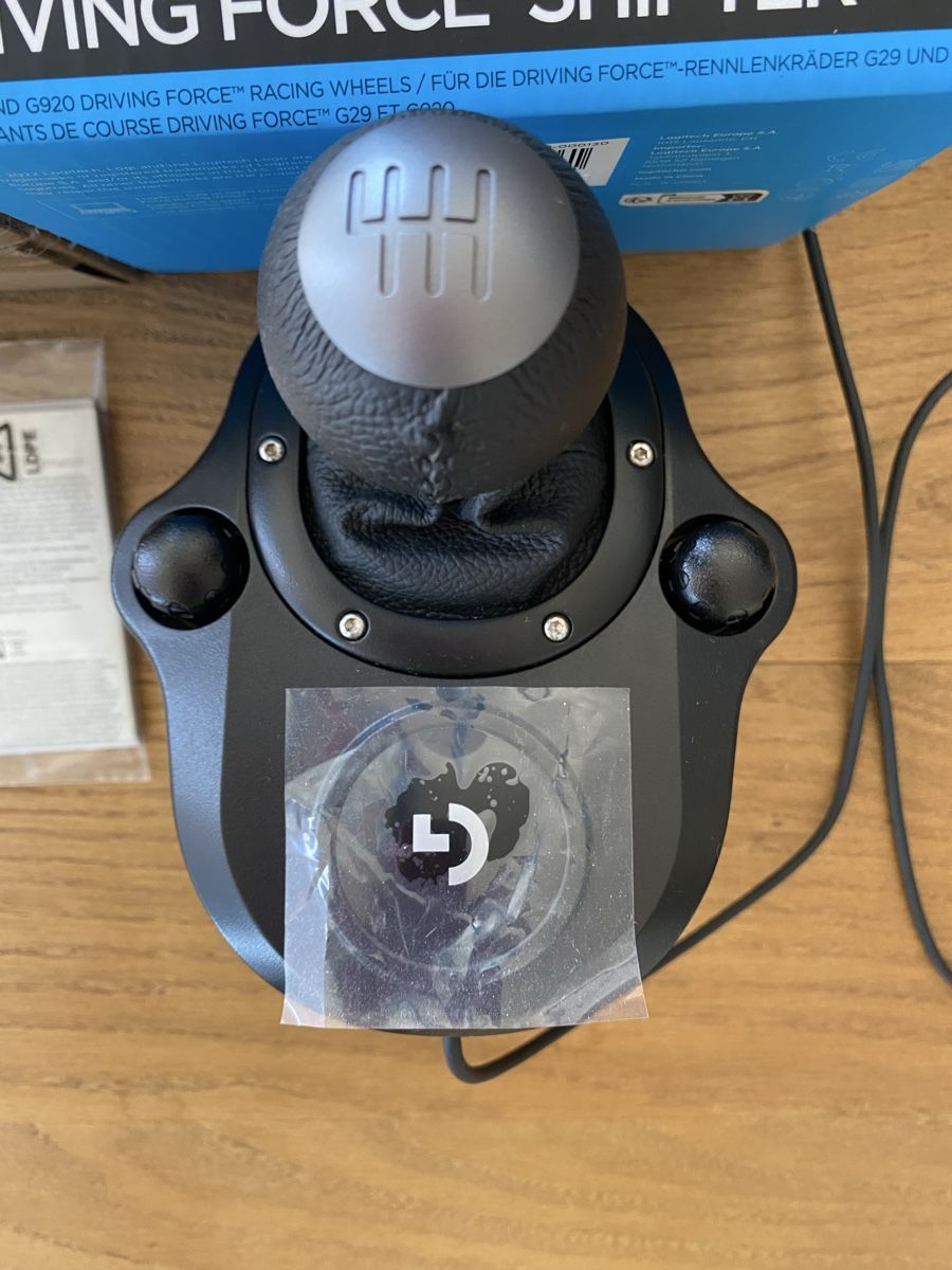 Logitech Controller: Logitech Driving force shifter for G29 & G920 Racing wheels – Nuovo e nell'imballaggio originale da Meggen venduto da 6003Luzern 1