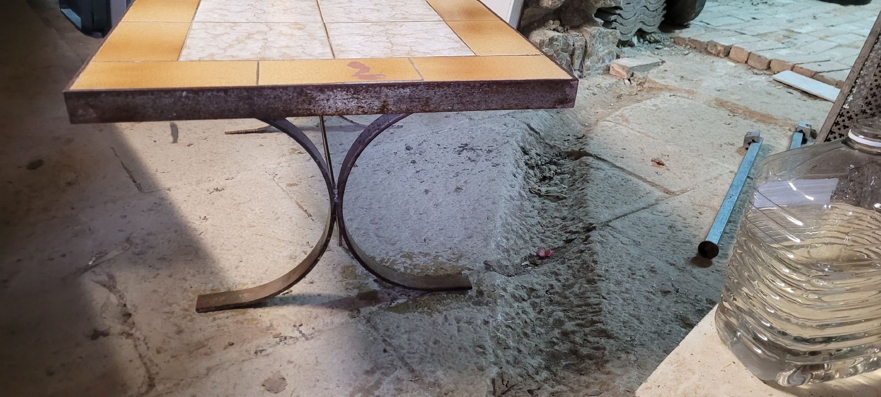 Tavoli: Table carrelage/fer – Usato da Rocourt venduto da PapyCH 1