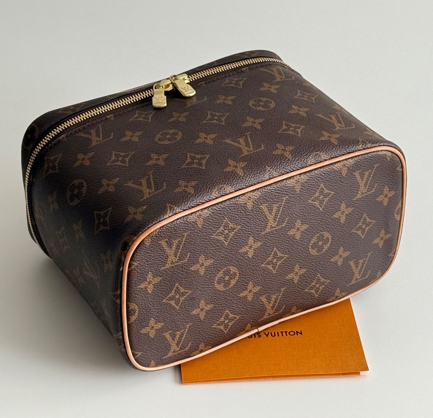 Borse da donna: Louis Vuitton Beauty Bag – Usato da Reinach AG venduto da BisMad3 4