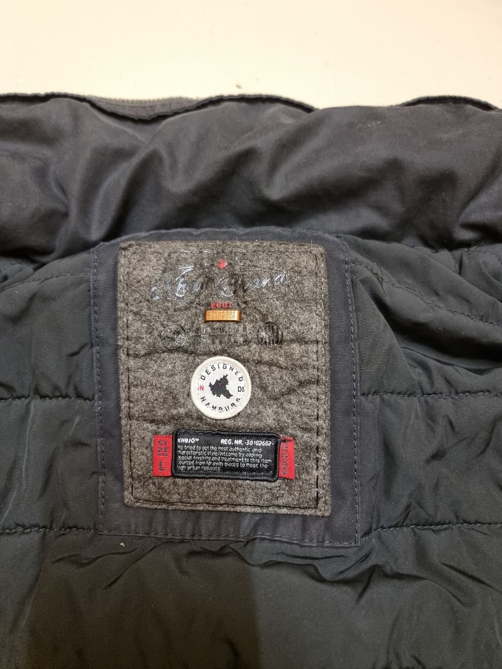 Khujo Jacken: KHUJO Winterjacke – Gebraucht aus Einsiedeln von HabaschCH 1