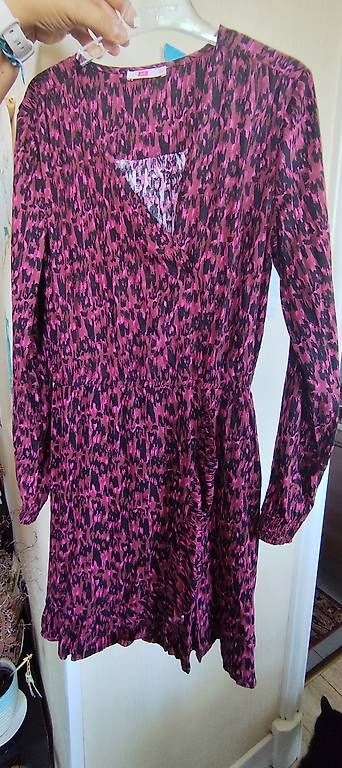 Robes: Robe en motif léopard  – Neuf avec emballage d'origine à Lausanne par vri_jmb8 1