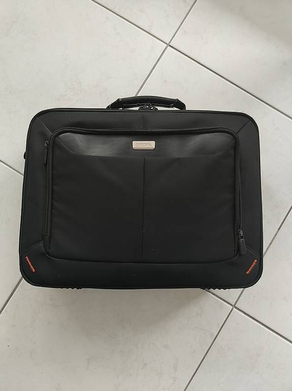 Borse: Laptop Tasche 50x40 – Usato da Hunzenschwil venduto da dpavespa 1