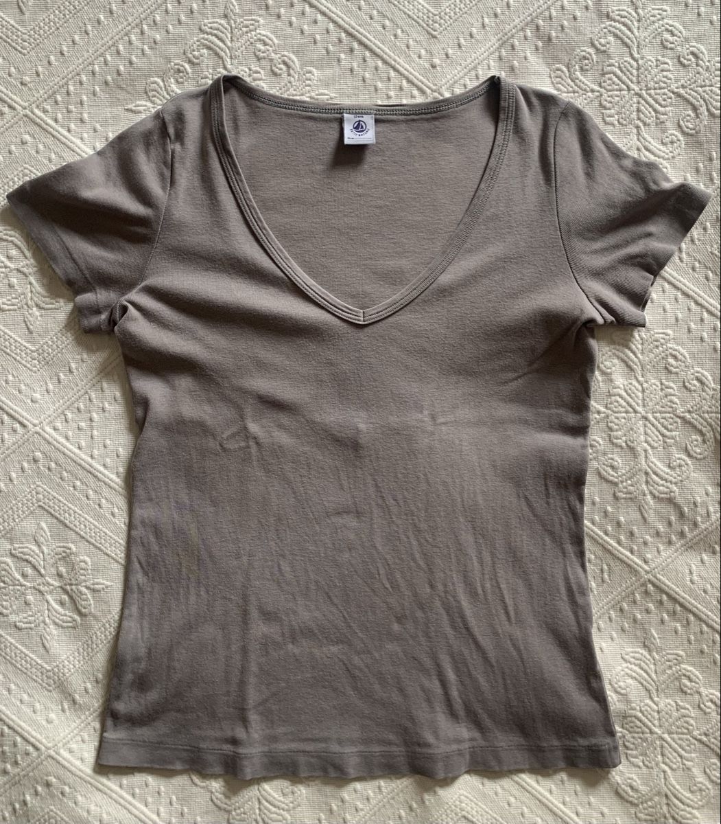 Petit Bateau T-Shirts: Graues T-Shirt von Petit Bateau – Gebraucht aus Zürich von p_q7q_nichtraucher