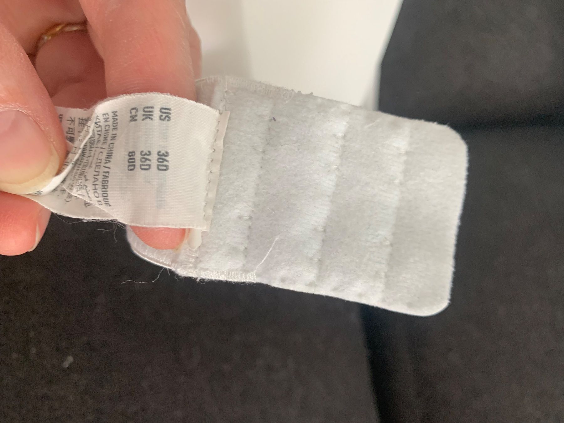 Altra biancheria intima: Zwei BHs creme und blau Grösse 75 D American Eagle – Usato da Buelach venduto da Joeggu0 1
