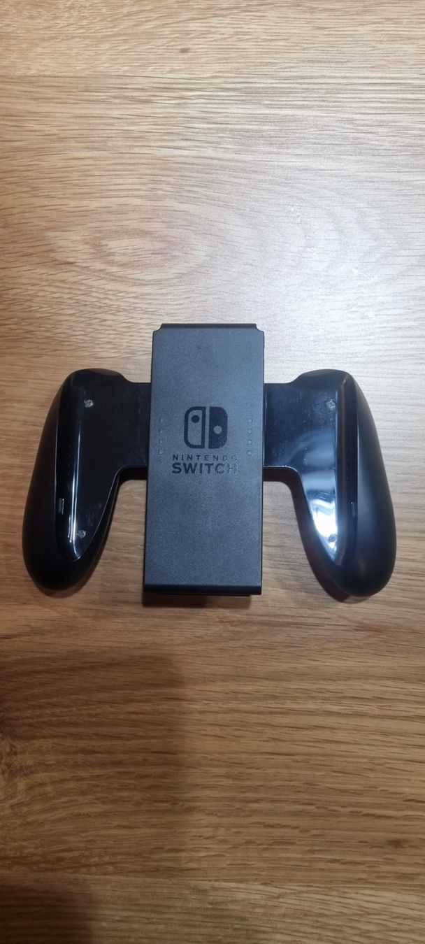 Nintendo Controller: Original Nintendo Switch Joy-Con Comfort Grip – Usato da Birmensdorf ZH venduto da borstenking