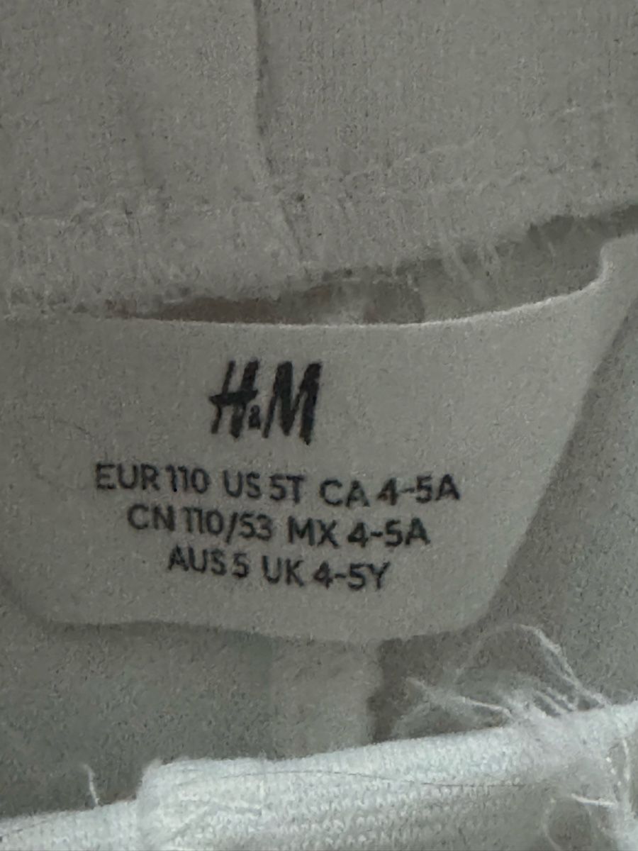 H&M Lotti & Set di vestiti: H&M Mädchen Paket, Gr. 110/116, Kitty& Stitch – Usato da Aarburg venduto da manju2007 2