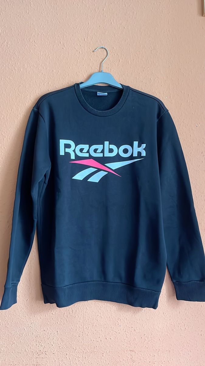 Pullover & Sweatshirts: Pull Reebok, taille M – Gebraucht aus Genève von nou_z96k
