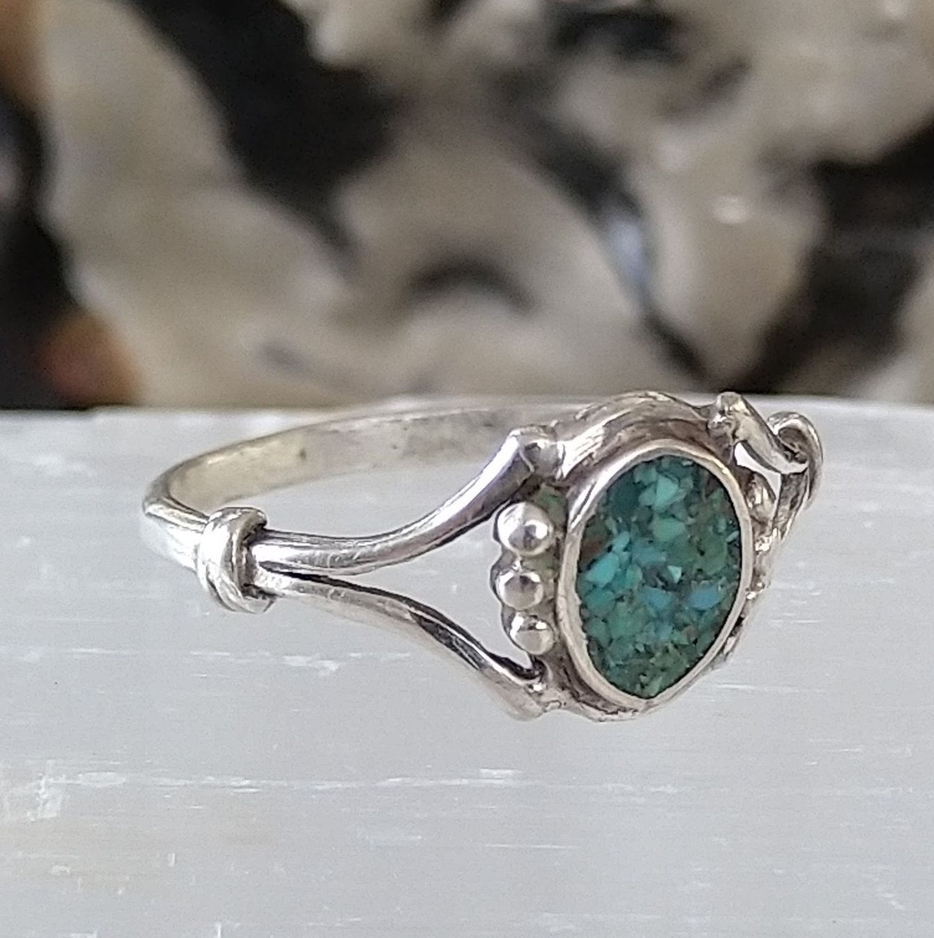 Ringe: SILBER RING VINTAGE MIT GRÜNEM STEIN – Gebraucht aus Romanshorn von