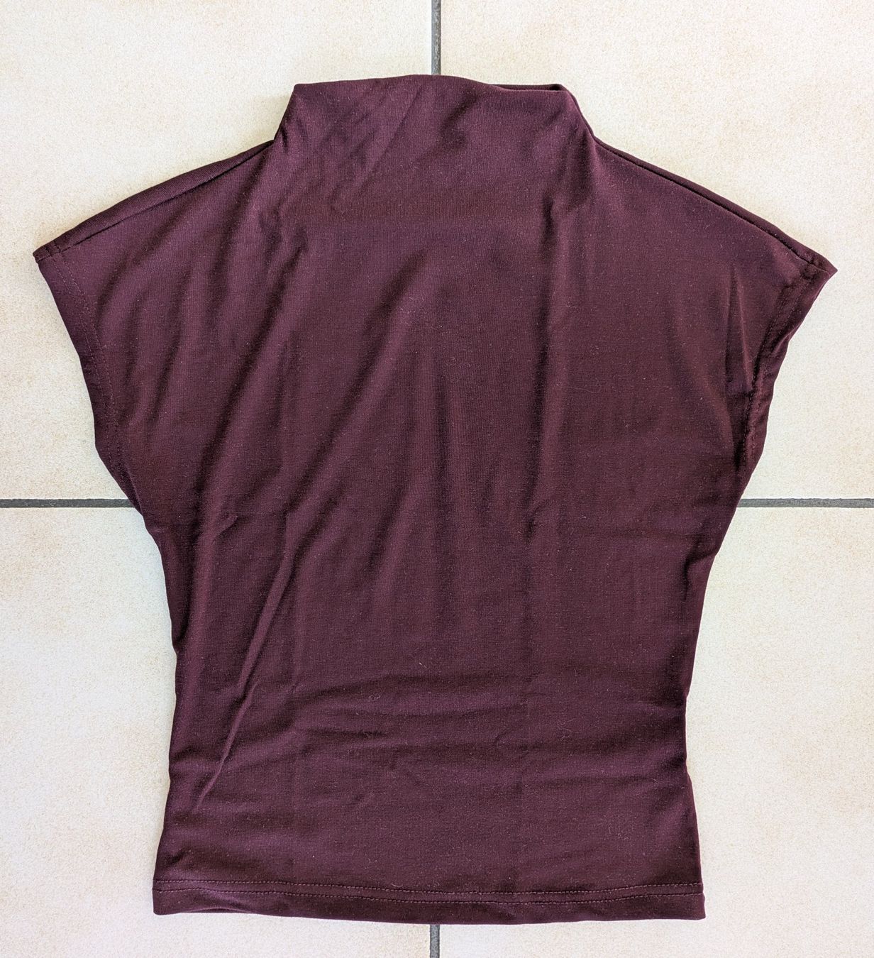 Shein T-shirt: T-Shirts "Shein" Gr. S - Set mit 2 - neu – Nuovo (secondo la descrizione) da Bonstetten venduto da Scoutinggirl 3