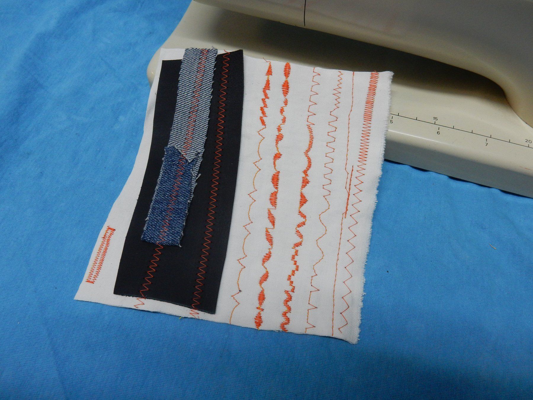 Bernina Machines à coudre: Bernina 830 Revidiert       26004 – D'occasion à Watt par Mariposa49 6