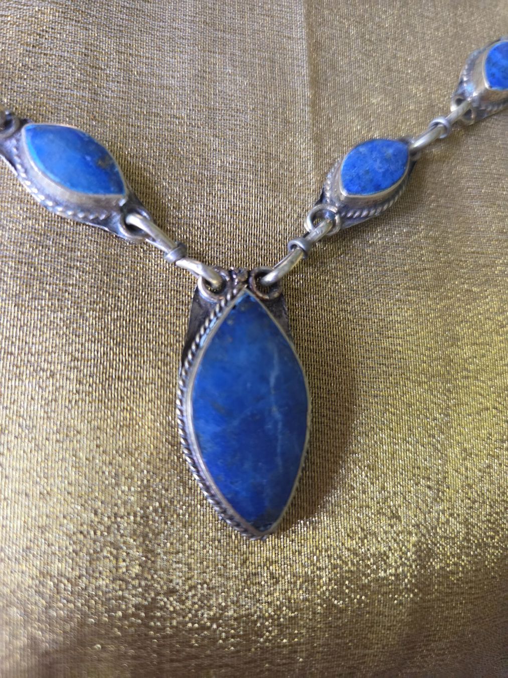 Ketten: Wunderschöne Halskette Collier mit edlem Lapislazuli Design – Gebraucht aus Basel von ivoli 1