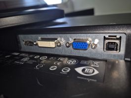 **4x Monitore für einen Preis (23+24")