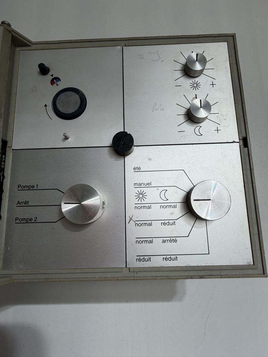 Radiatori: Boîtier de commande chauffage Strebel, occasion – Usato da Brügg BE venduto da Goob 1