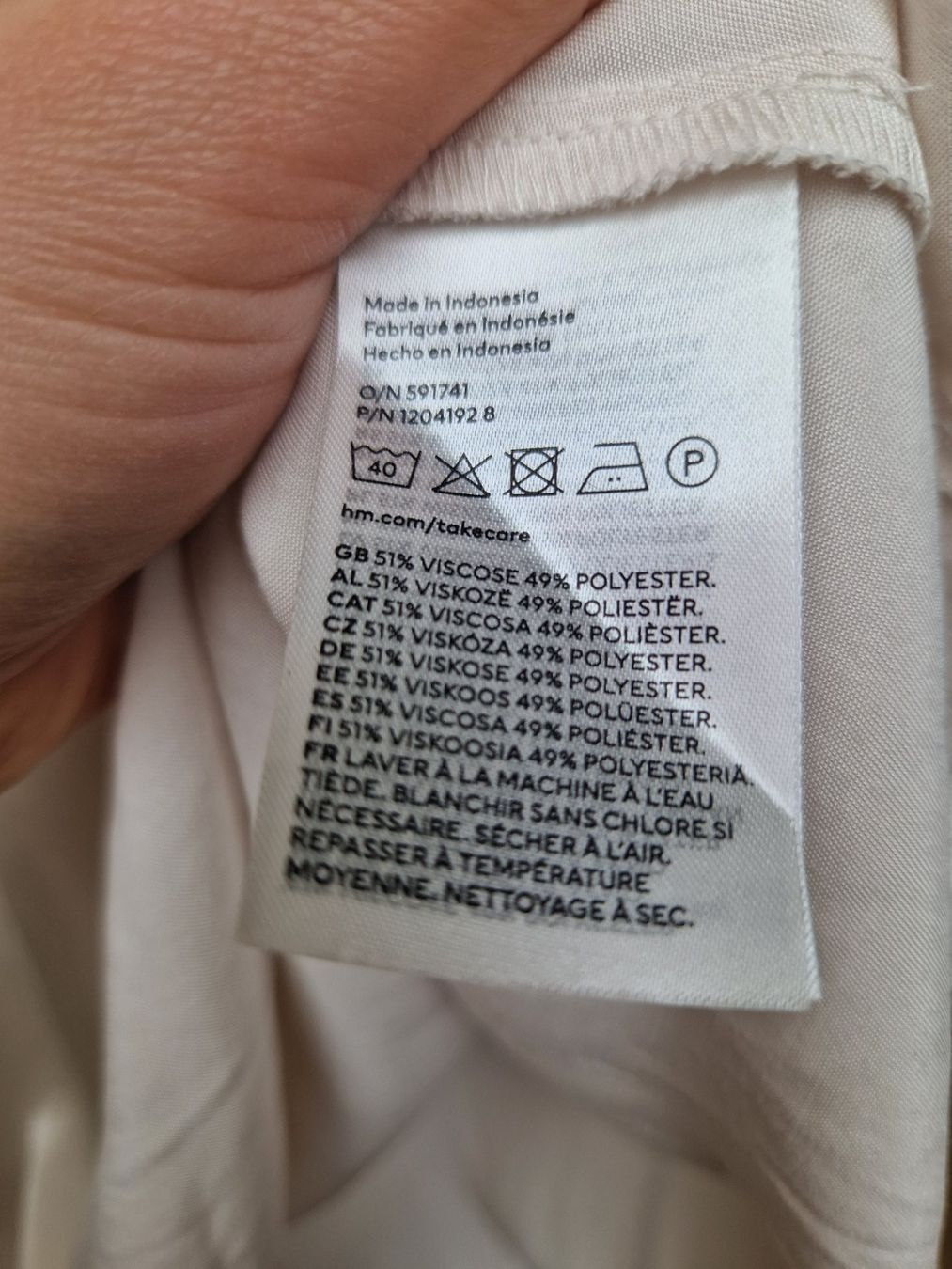 H&M Top: H&M Satin Top in Cremeweiss, Grösse M – Usato da Erlinsbach SO venduto da ULIKH 7