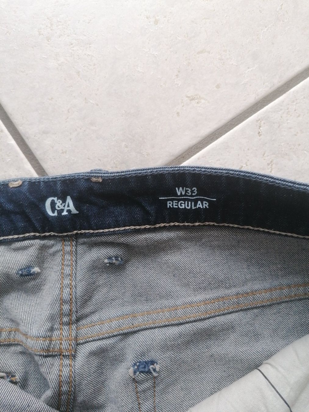 Jeans: Neue kurze Jeanshose Gr W33 Regular – Nuovo (secondo la descrizione) da Lostorf venduto da Luelostorf 2