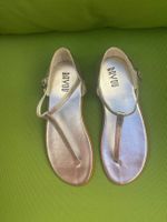 SUMMERTIME - stylische/edle BAYOU Flip-Flops, silber, 38