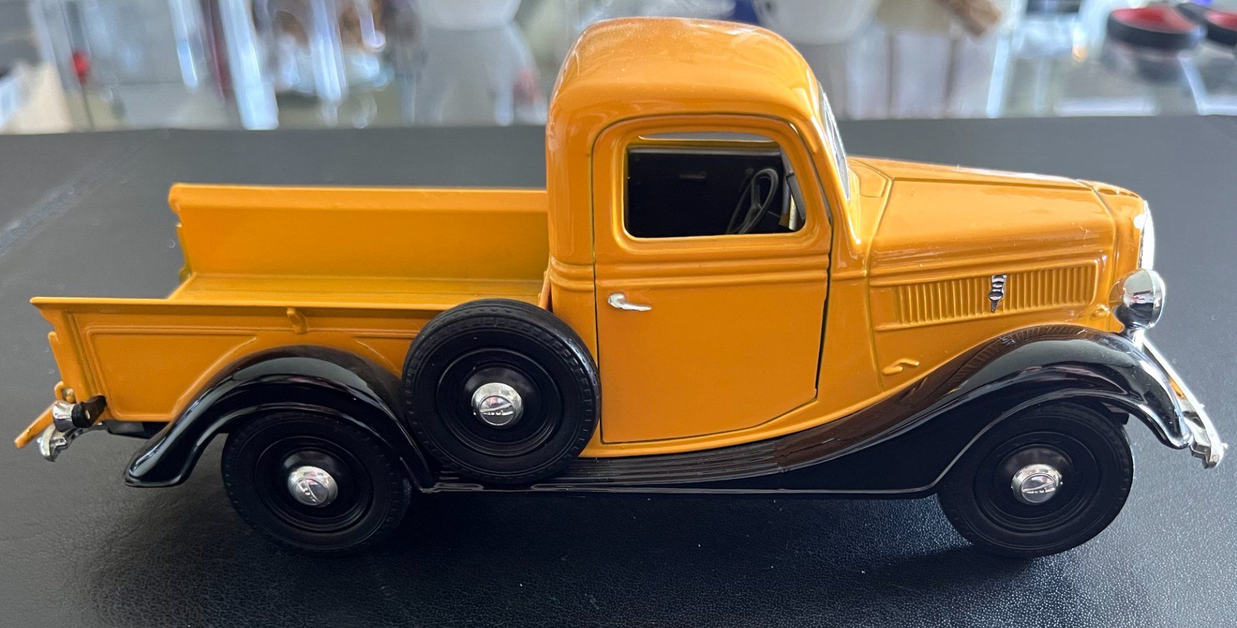 Ford Modellautos: 1/24  Ford Pickup  Modell 1987 – Gebraucht aus Küsnacht ZH von Koluk