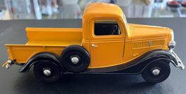 1/24  Ford Pickup  Modell 1987