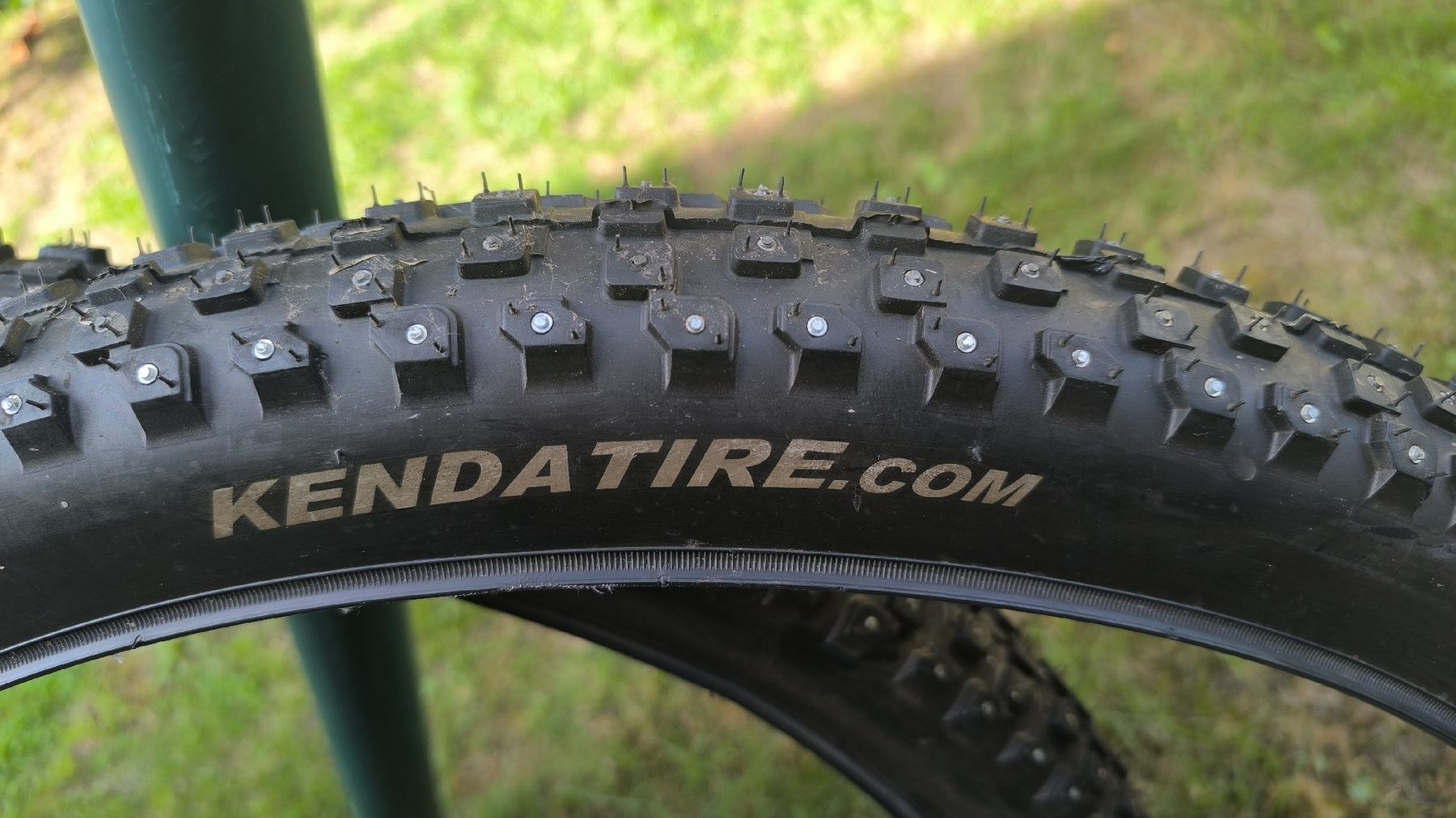Ersatzteile: Velo Pneu Spike  – Gebraucht aus St.Erhard von himmelblau21 3
