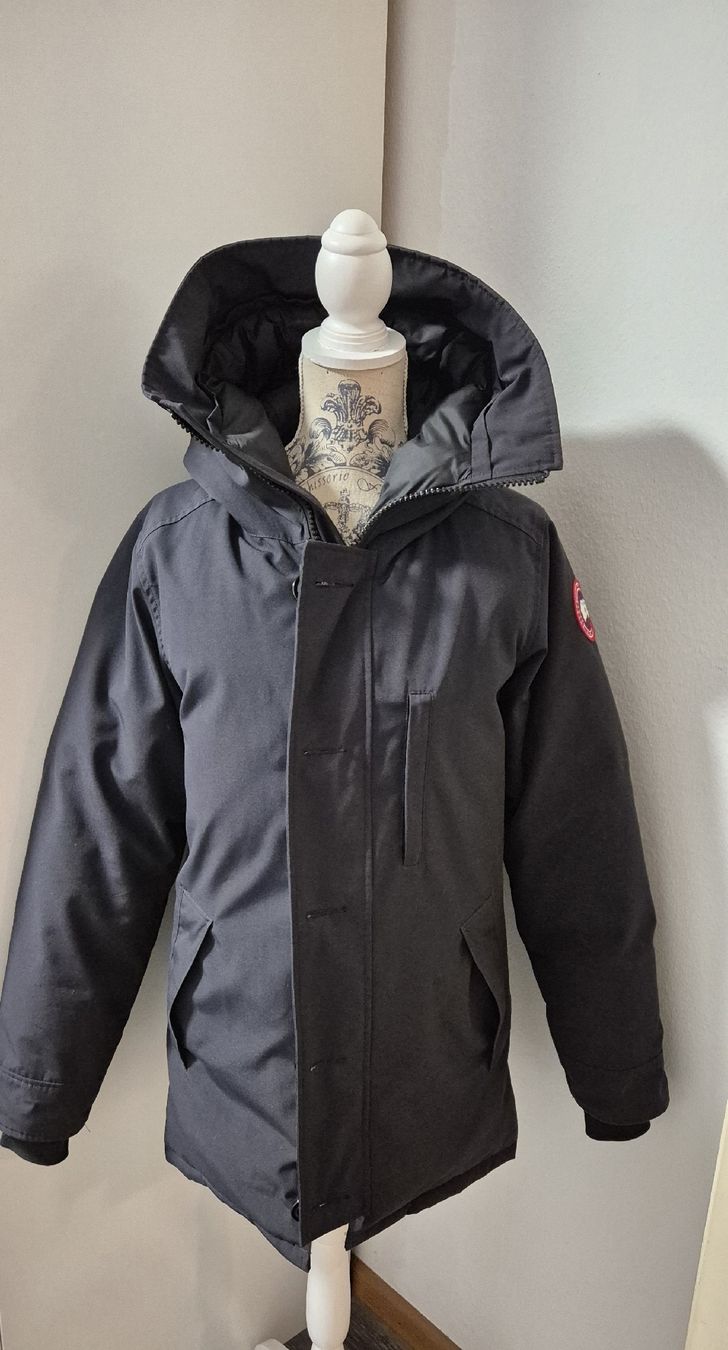 Canada Goose Giacche: Canada Goose Damen Winterjacke Gr.S – Nuovo (secondo la descrizione) da Basel venduto da PinkSmile