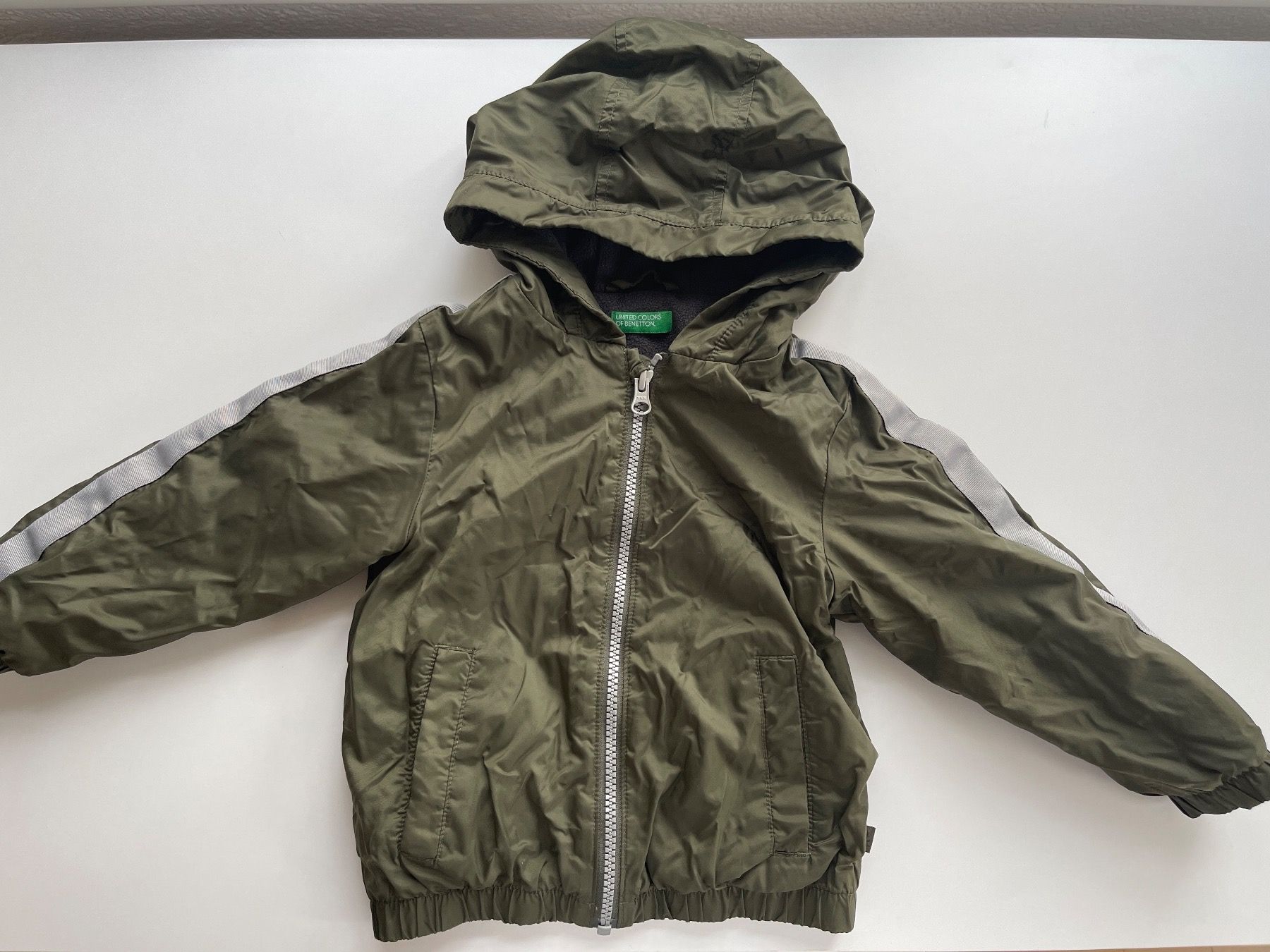 Benetton Giacche & Cappotti: Benetton Übergangsjacke Grösse 90/2 Jahre – Usato da Sennwald venduto da _shppng