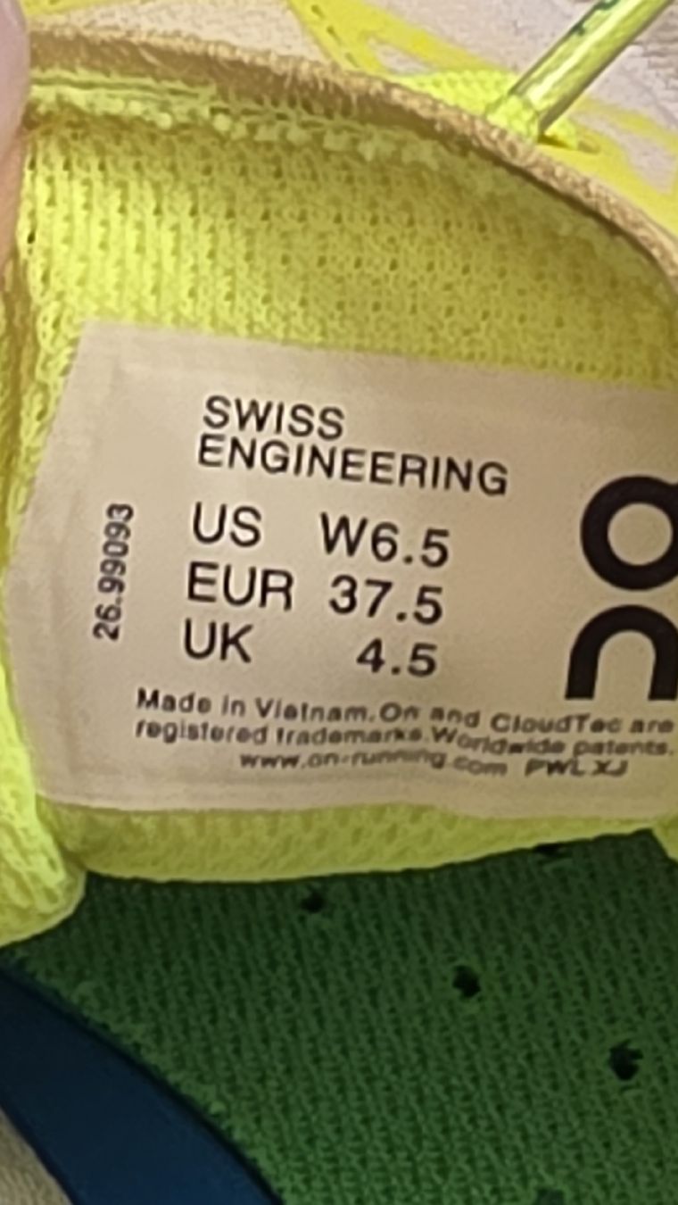 On Chaussures femmes: ON Cloudnova Z5 Neon/White  Grösse 37.5 – D'occasion à Mönchaltorf par nzhuravel 5