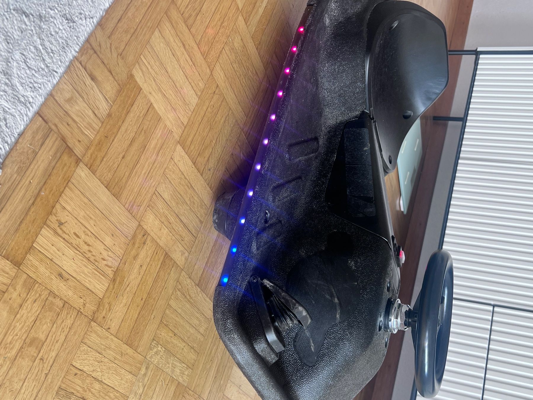 Altro: Roller Kinderfahrzeug schwarz bmit LED Beleuchtung gebraucht – Usato da Rotkreuz venduto da can_y5v2 1